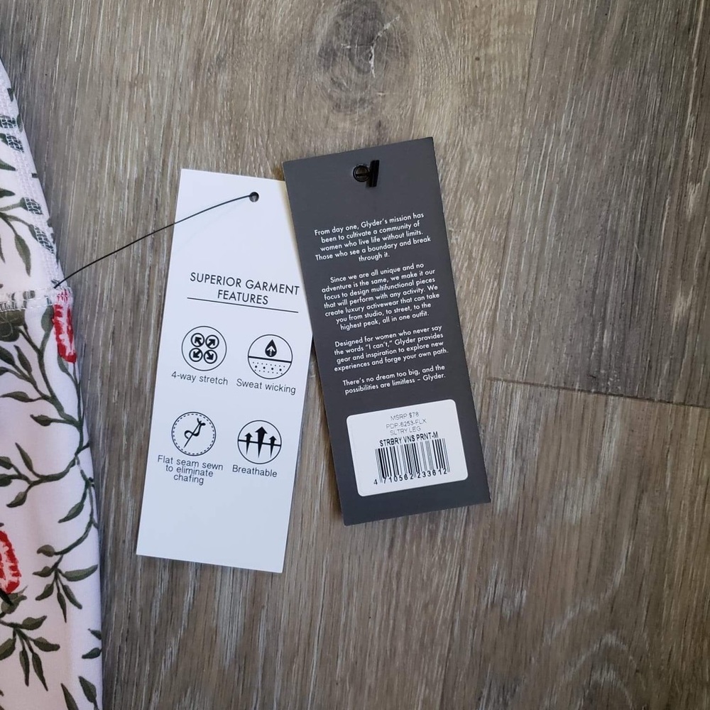 NWT GLYDER SULTRY LEGGING PRINT STRAWBERRY VINES. - Picture 9 of 10